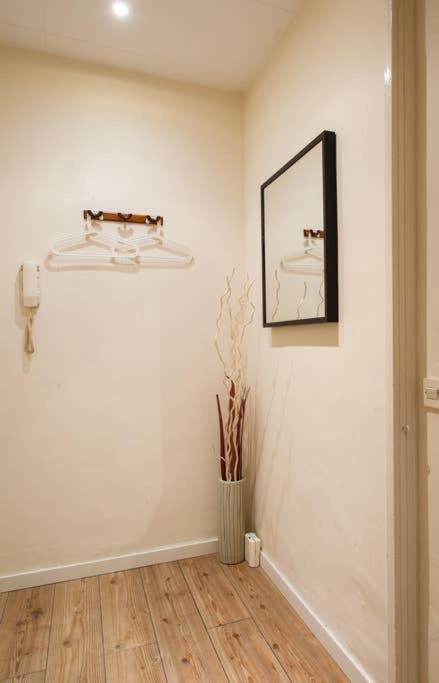 Piquer Apartment Barcelona Luaran gambar