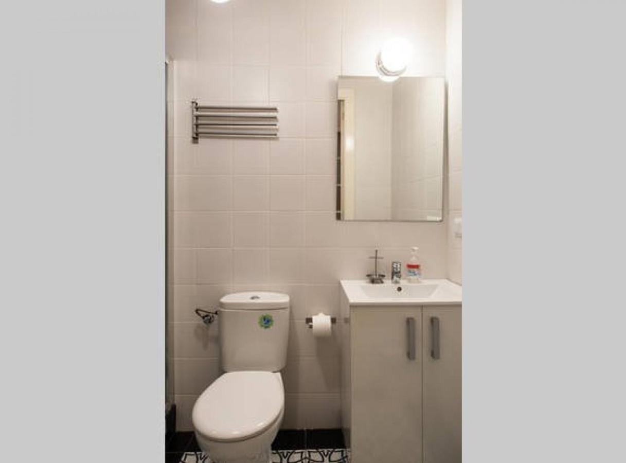 Piquer Apartment Barcelona Luaran gambar